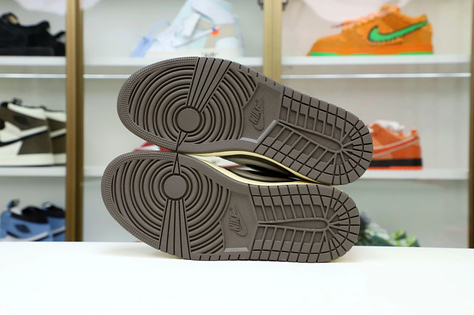 1 JORDAN OG Comfortable LOW REVERSE MOCHA TRAVIS X AIR SCOTT Kimikick 1933 1217